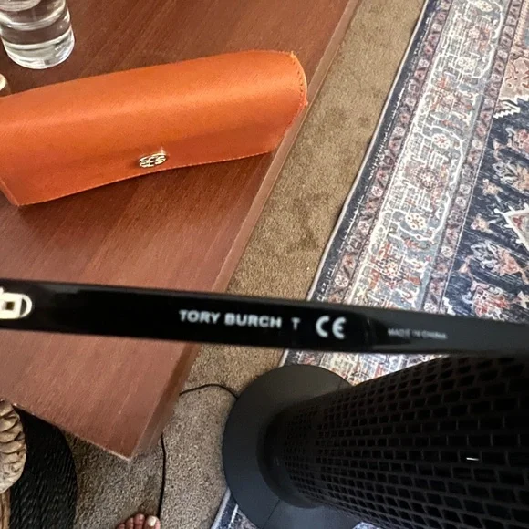 Tory Burch Black Sunglasses with Orange Case - Picture 3 of 5